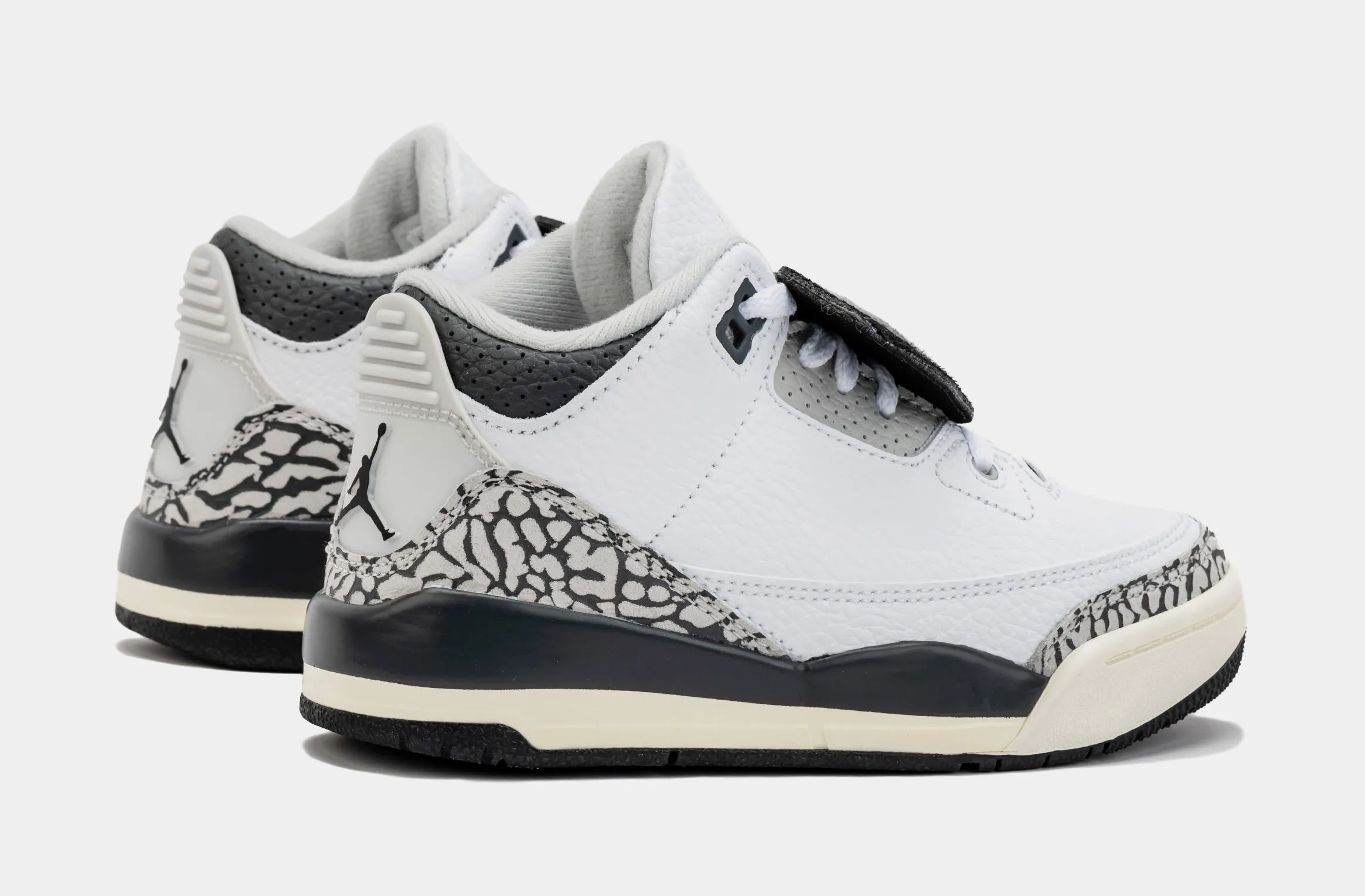 Air Jordan 3 Retro Hide N’ Sneak Preschool Lifestyle Shoes (White/Black)