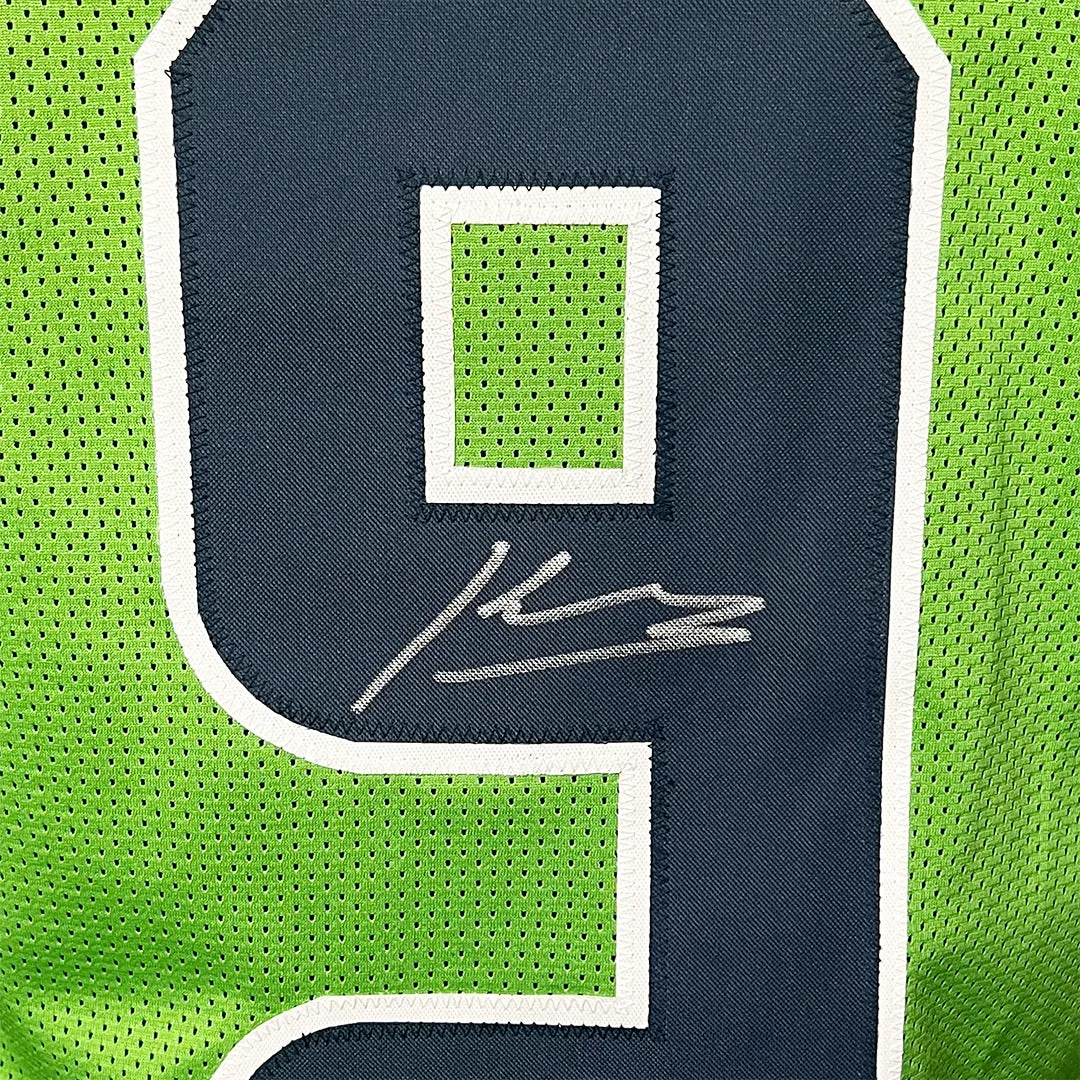 Kenneth Walker III Signed Seattle Green Football Jersey (Beckett)