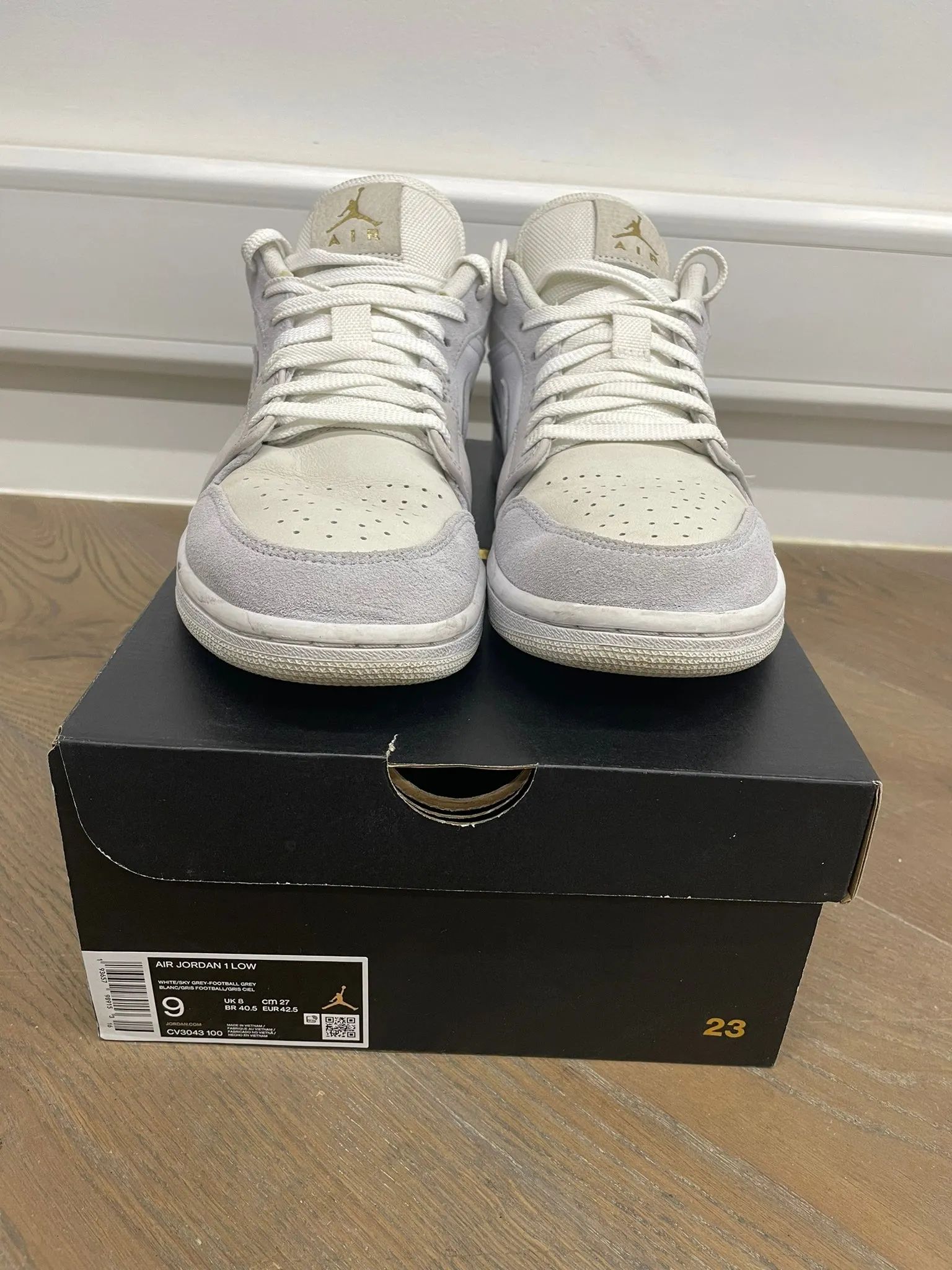 PRE LOVED - JORDAN 1 LOW PARIS