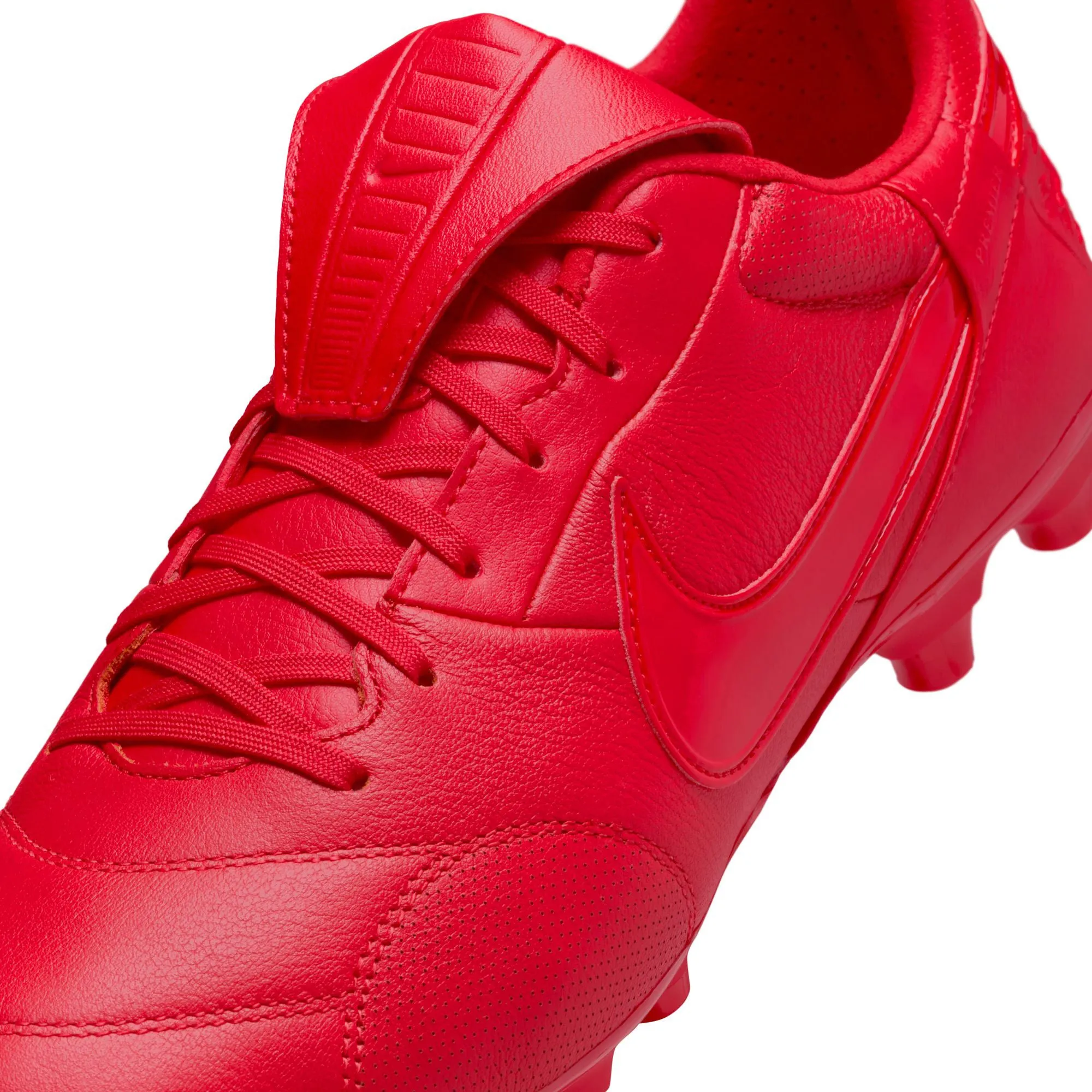 Premier 3 Firm Ground Low-Top Men's Football Boots