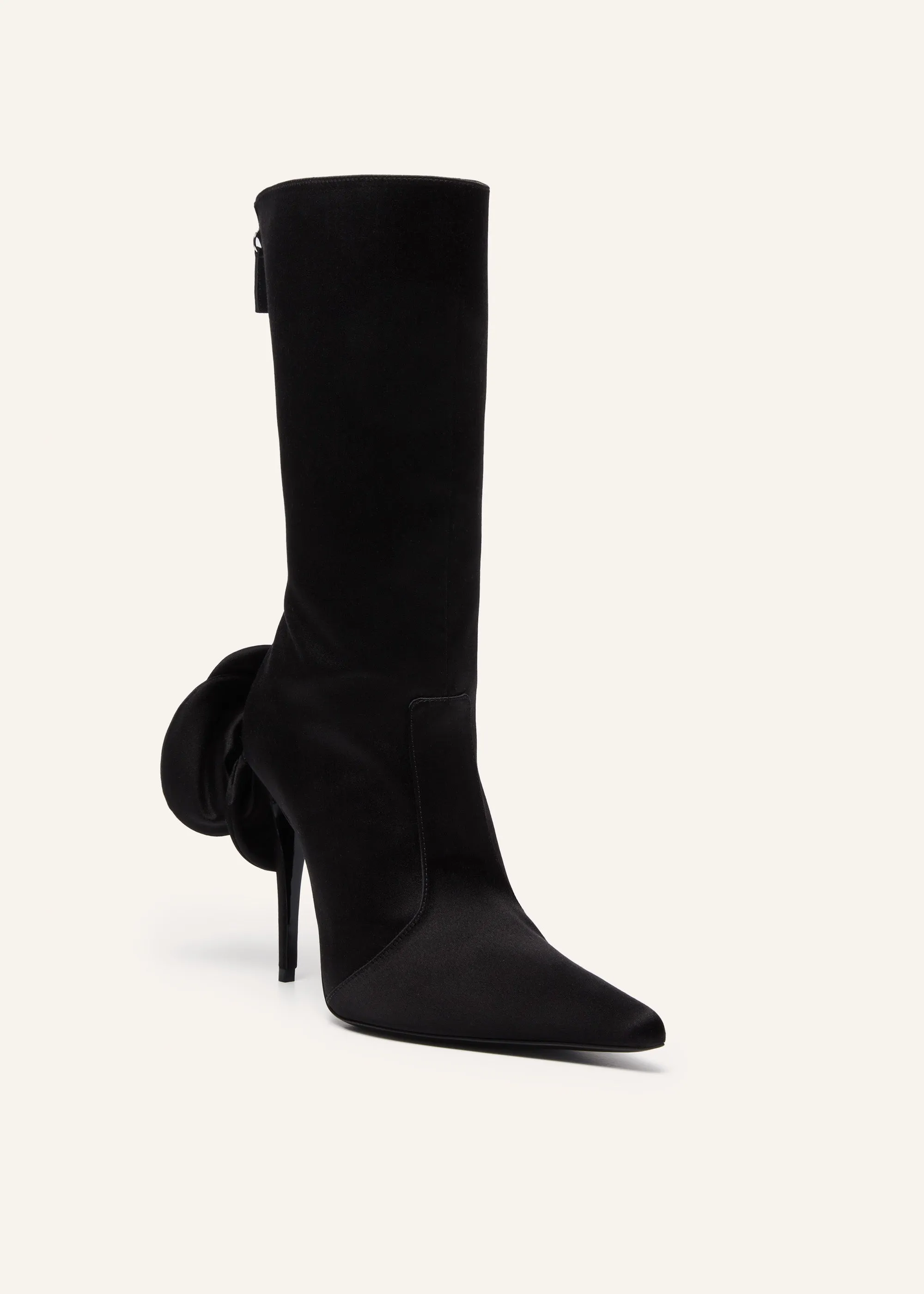 Sharp pointed calf boots in black satin