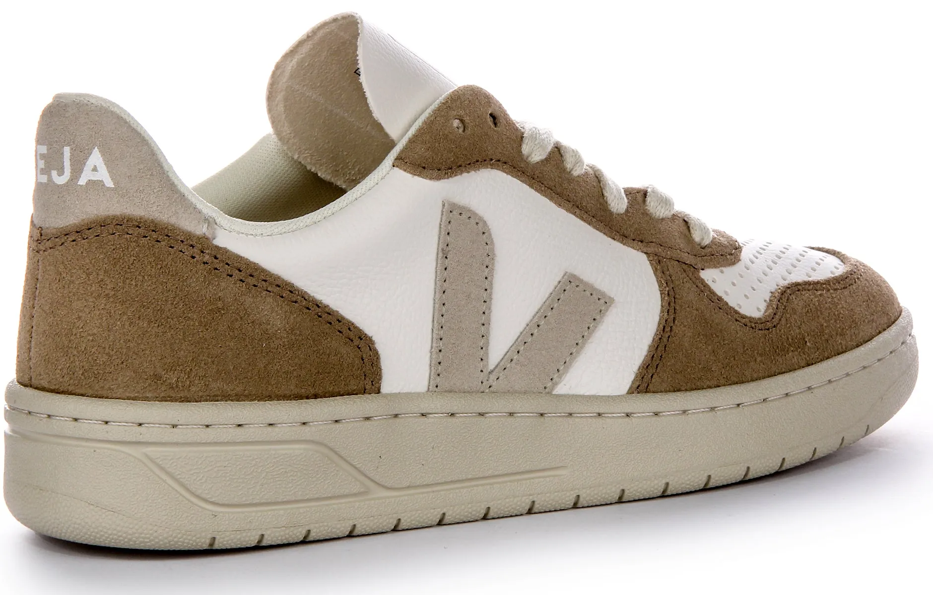 Veja V 10 Chromefree In White For Women