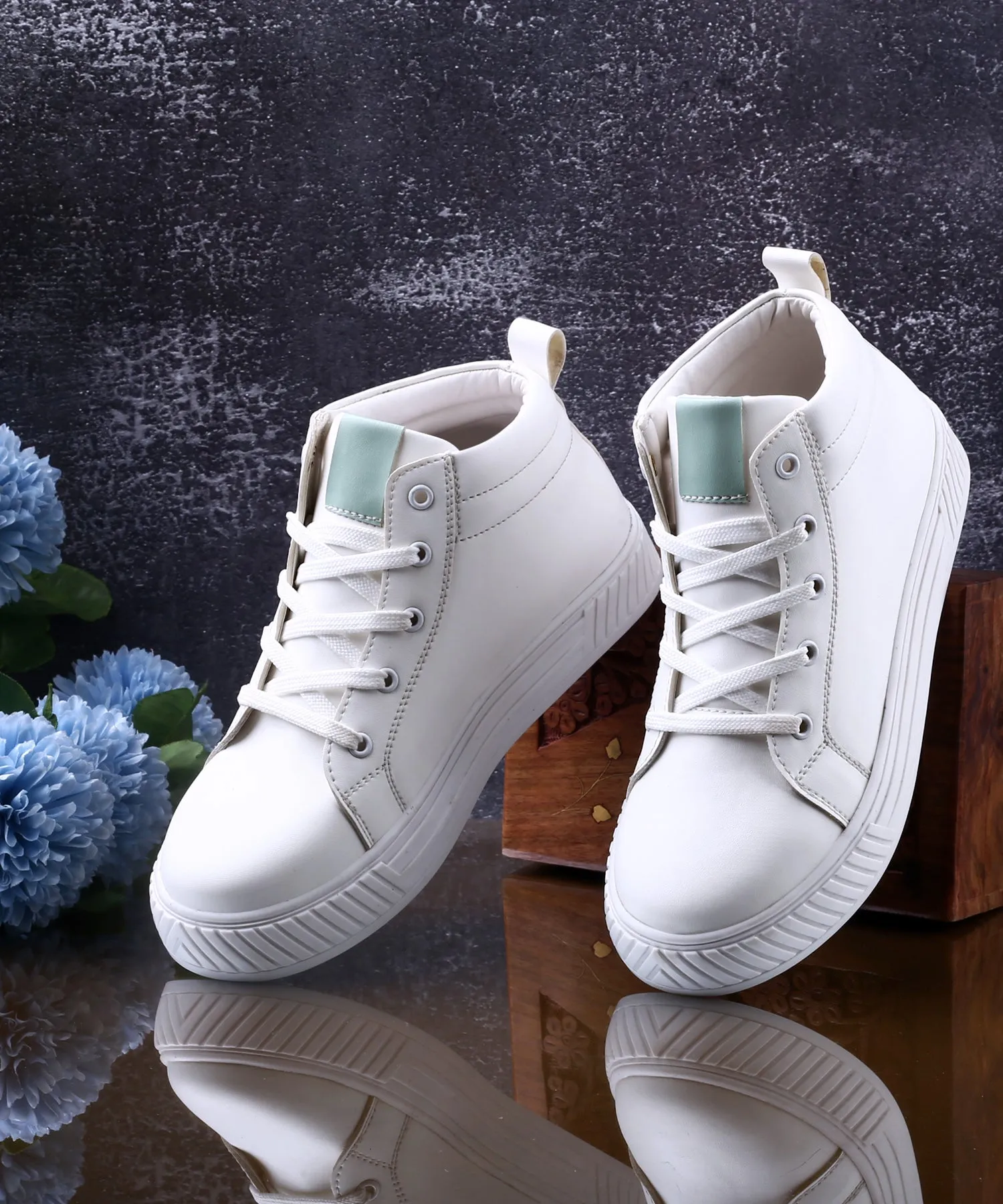 Women's Stylish And Fashionable Lace-up Sneakers Shoes